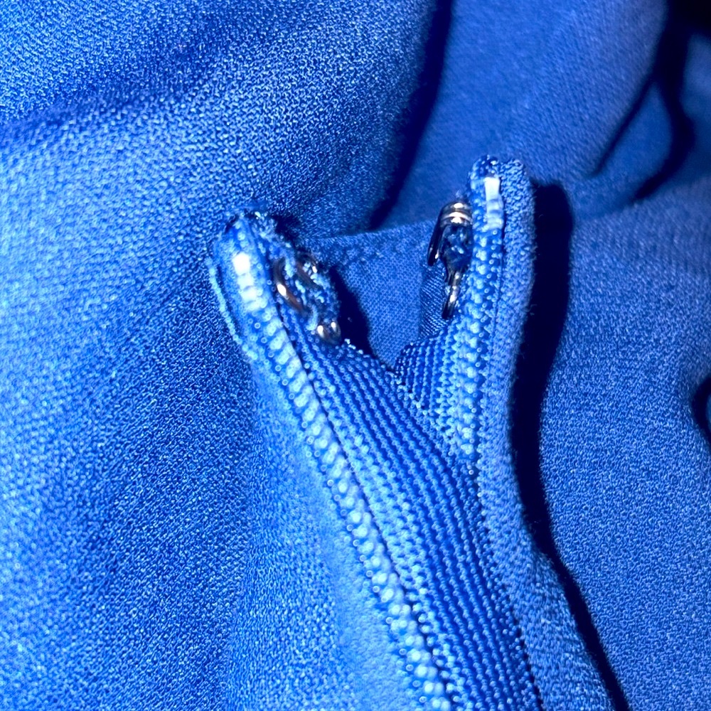 NWOT- Lulus Blue Layered Dress with beautiful embroidered accents on dress Med - Picture 8 of 14